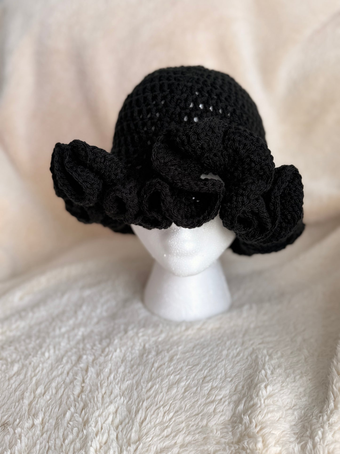 Black Ruffle beanie
