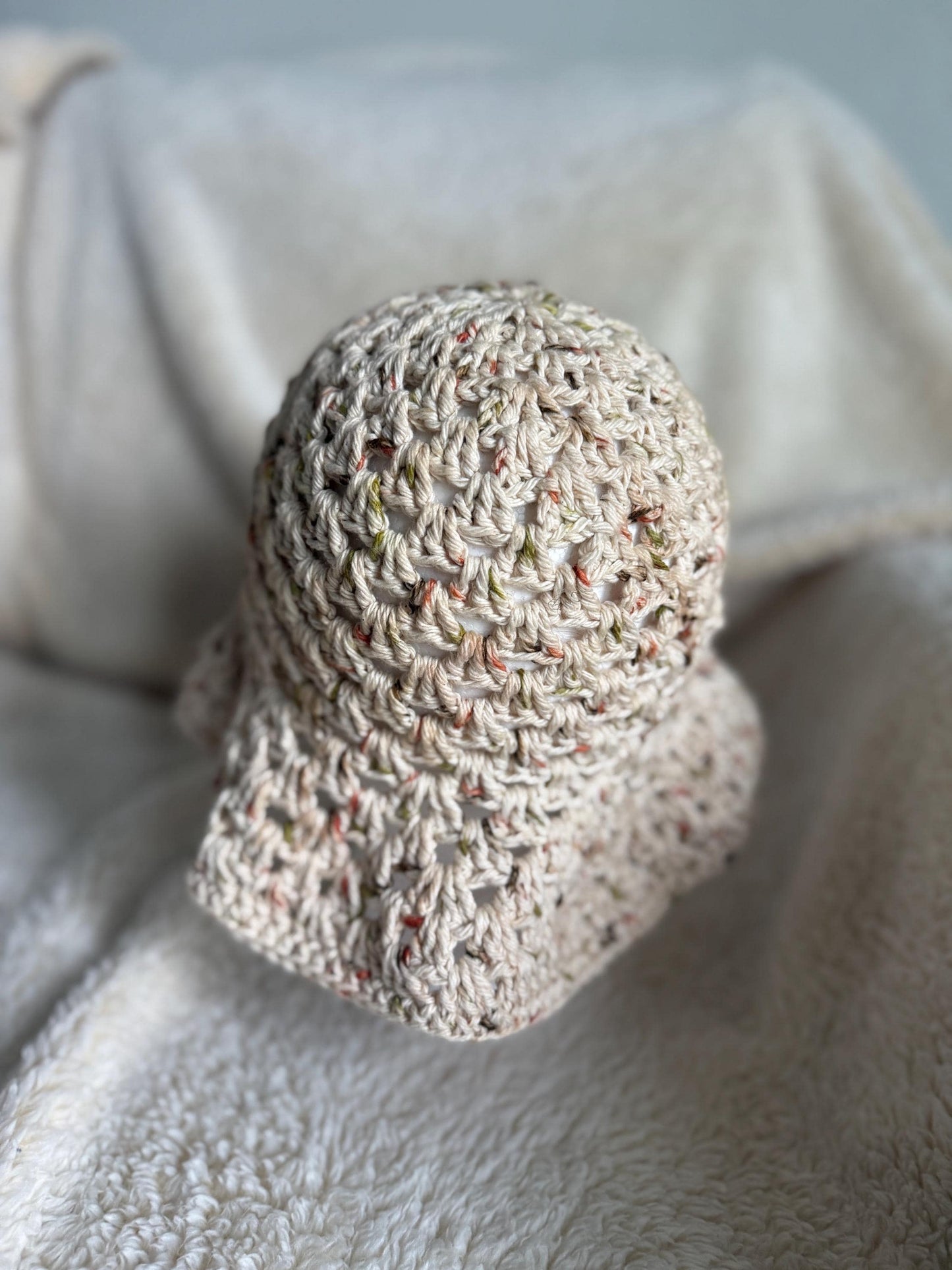 Granny stick bucket hat