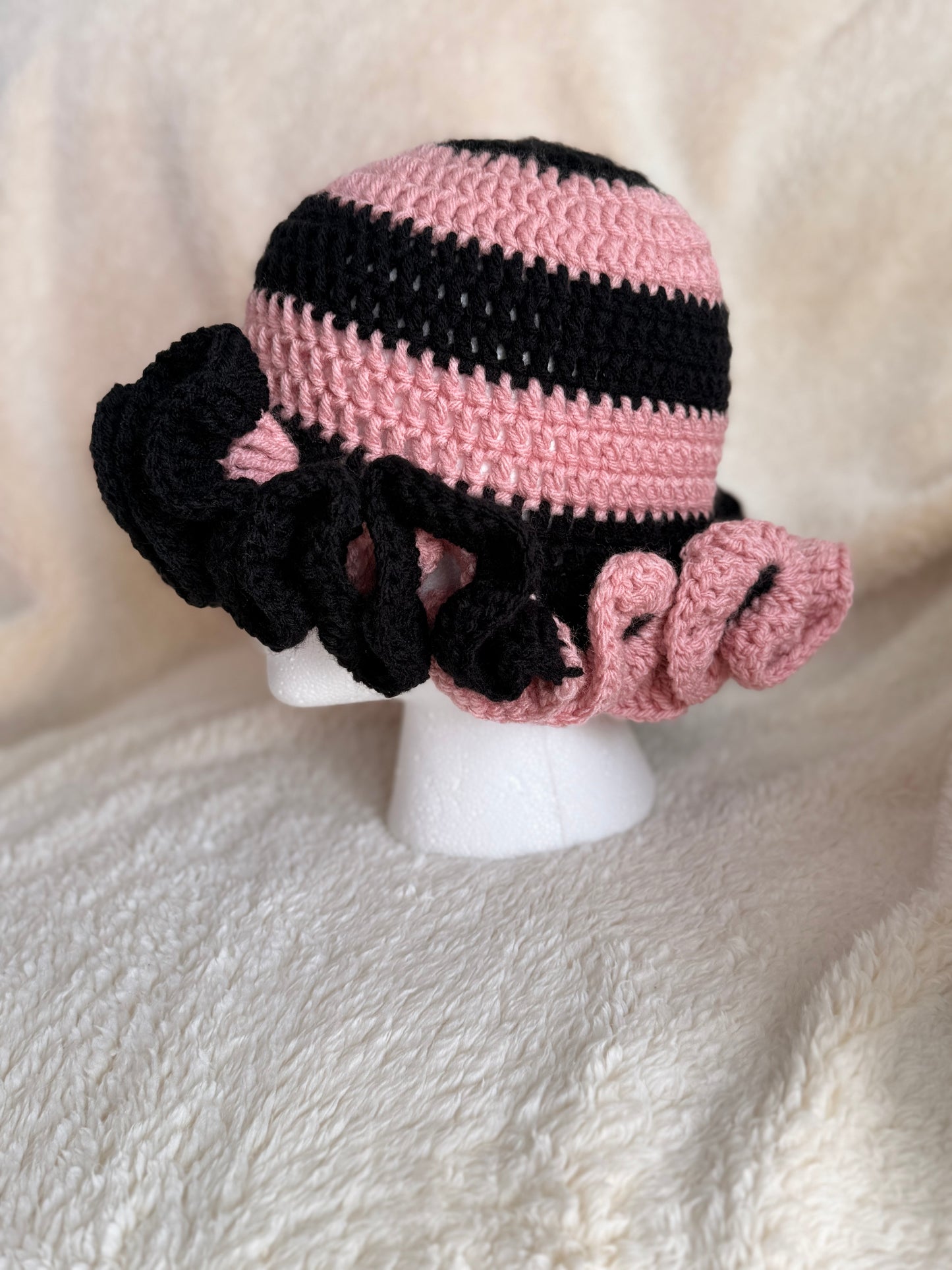 Ruffle beanie