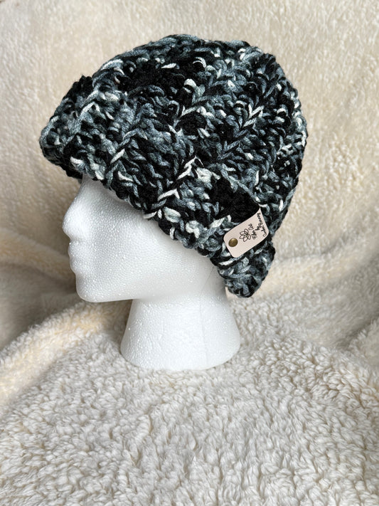 Blue/black/gray ombré ribbed beanie