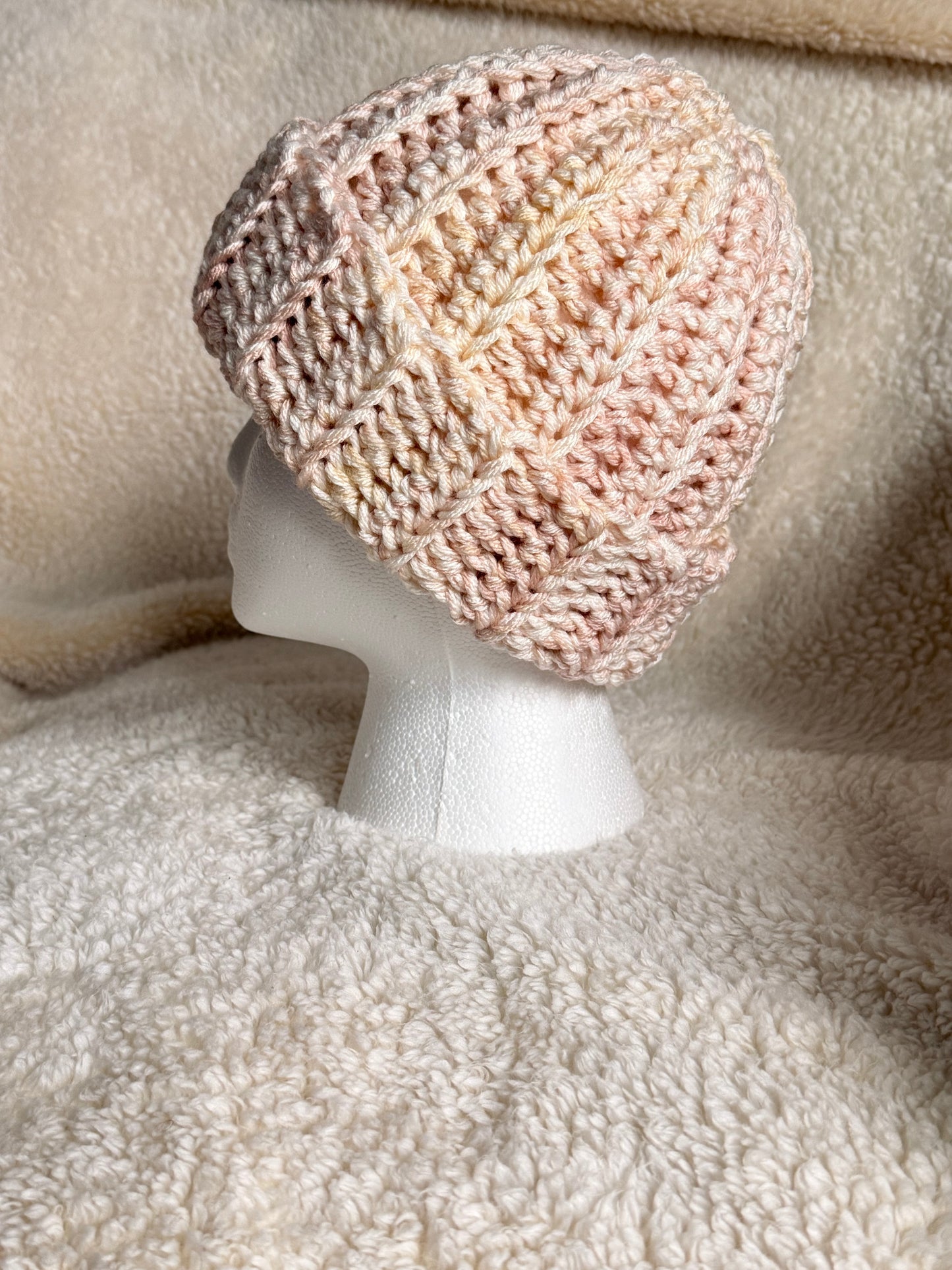Pink/white/beige ombré ribbed beanie