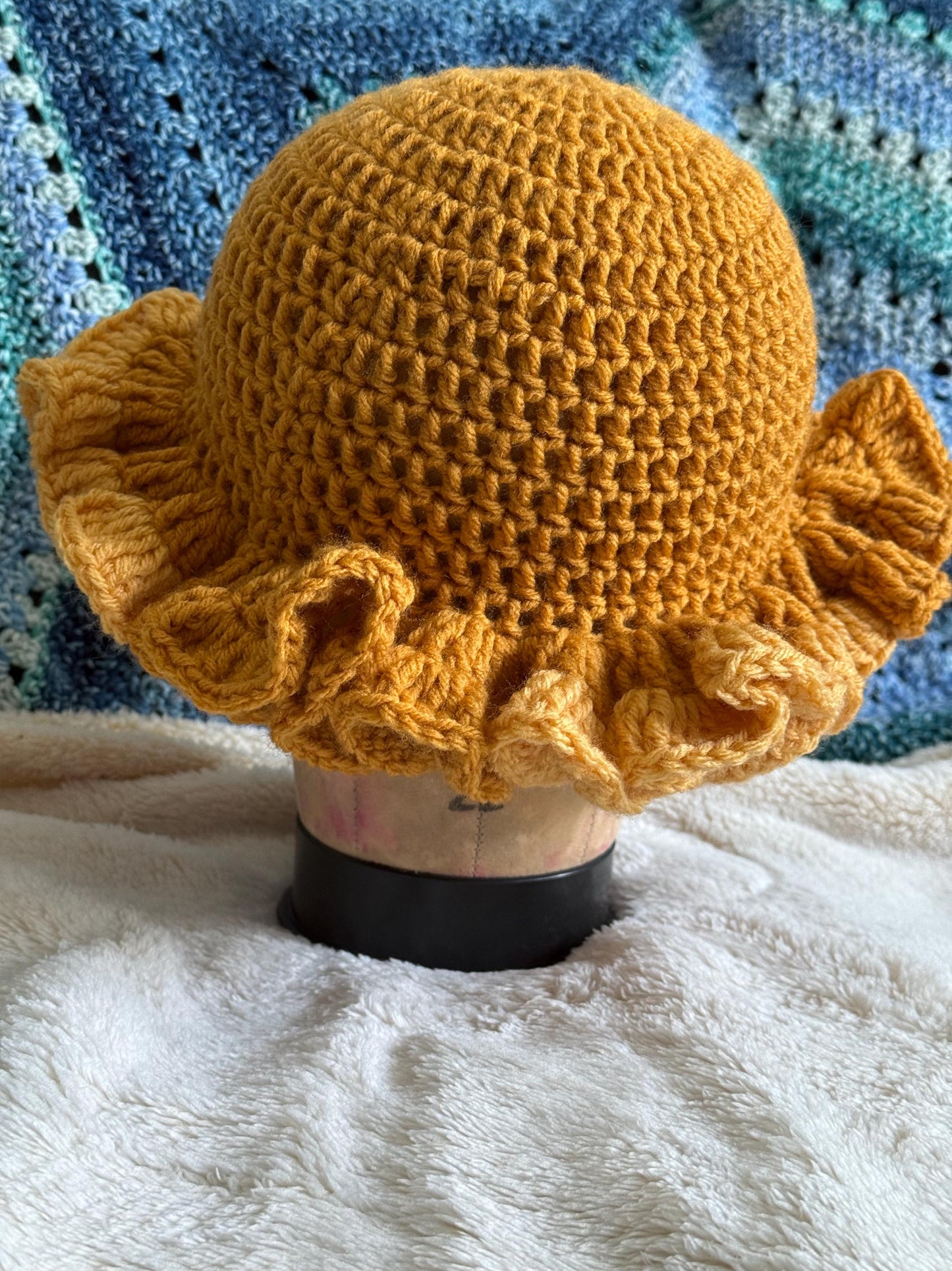 Ruffle beanie
