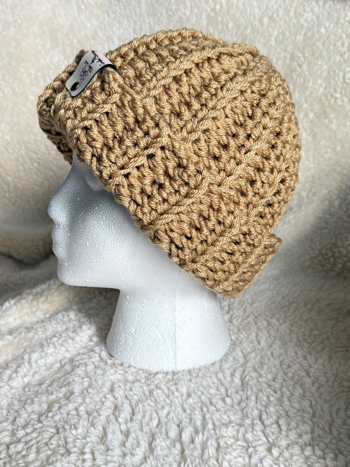 Light taupe ribbed beanie