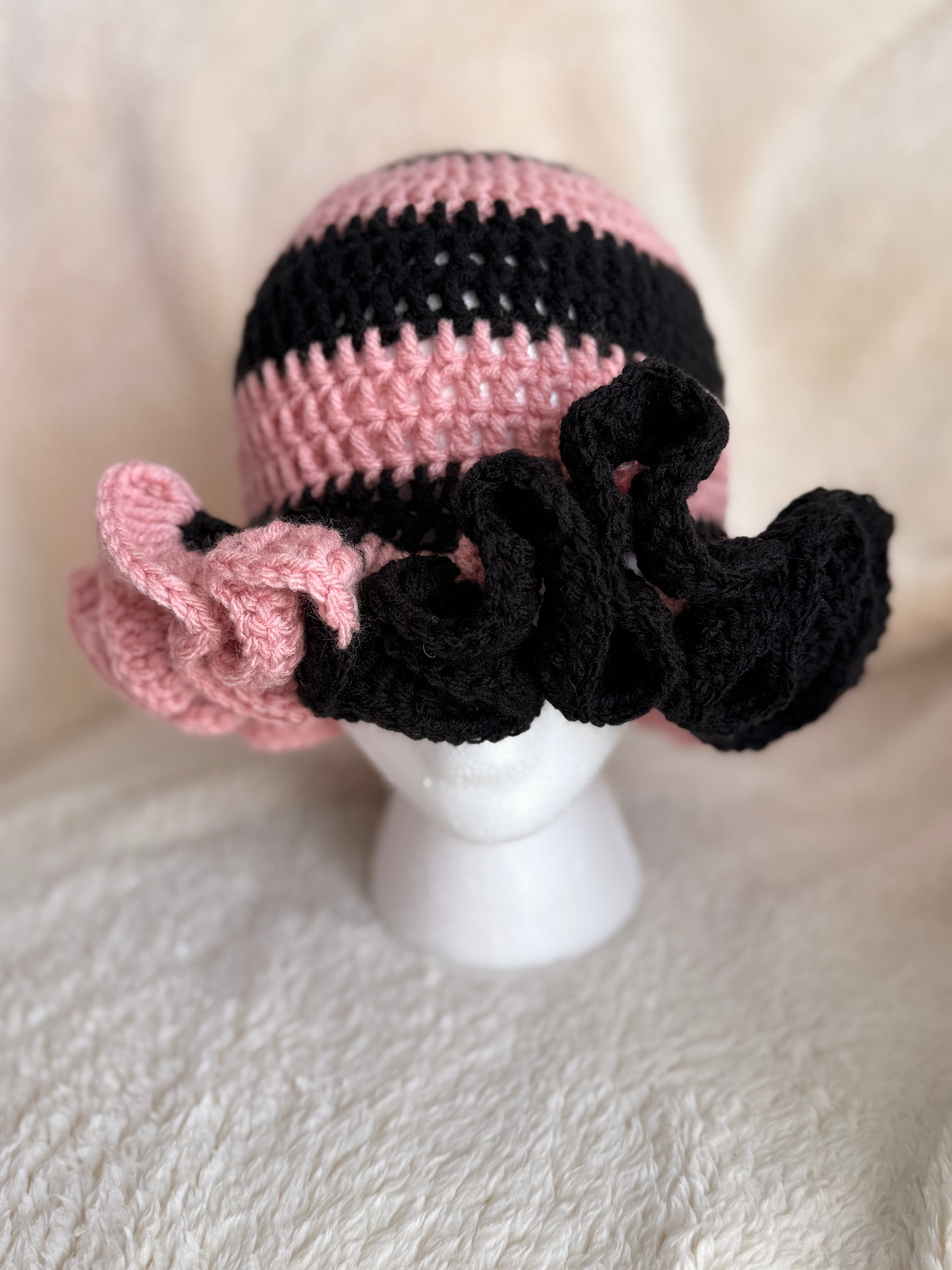 Ruffle beanie