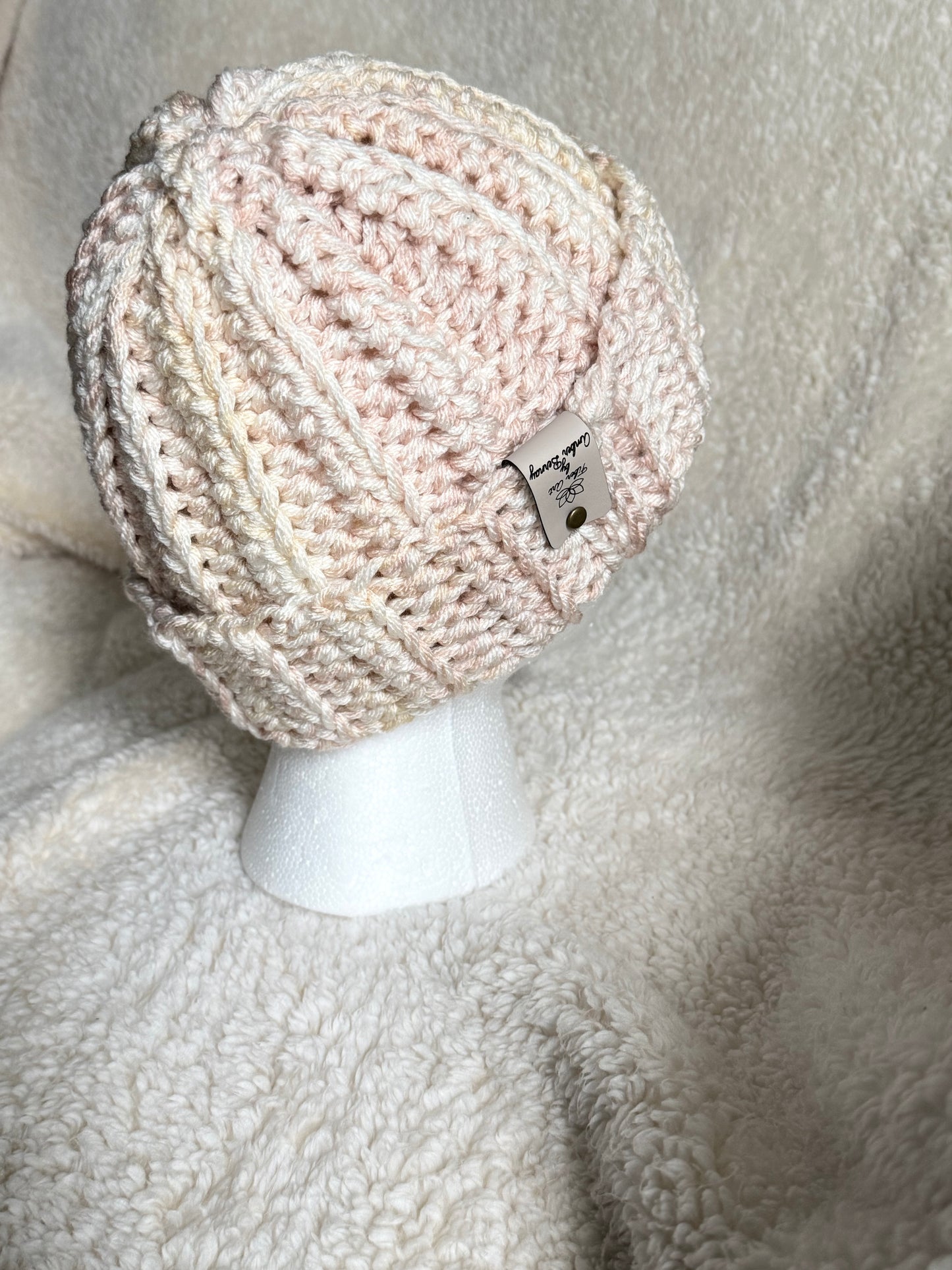 Pink/white/beige ombré ribbed beanie
