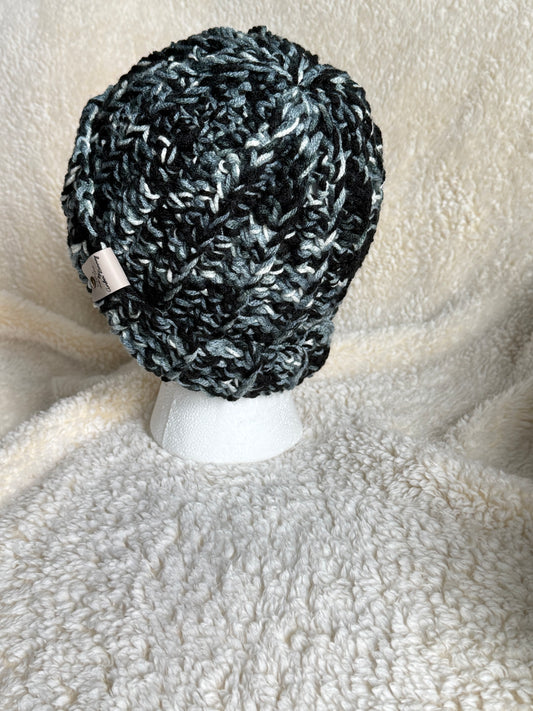 Blue/black/gray ombré ribbed beanie