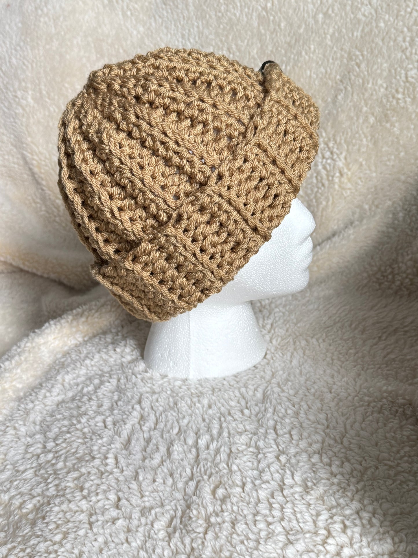 Light taupe ribbed beanie