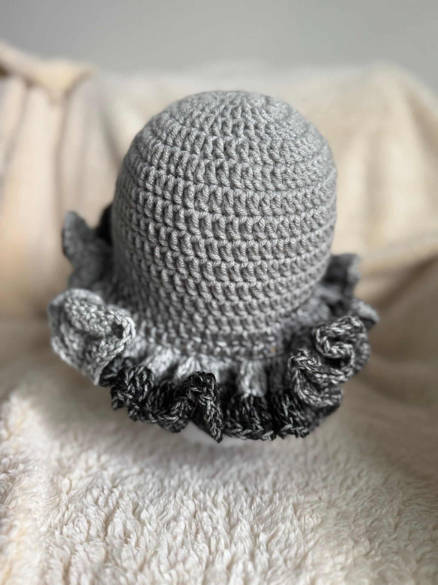 Ruffle beanie