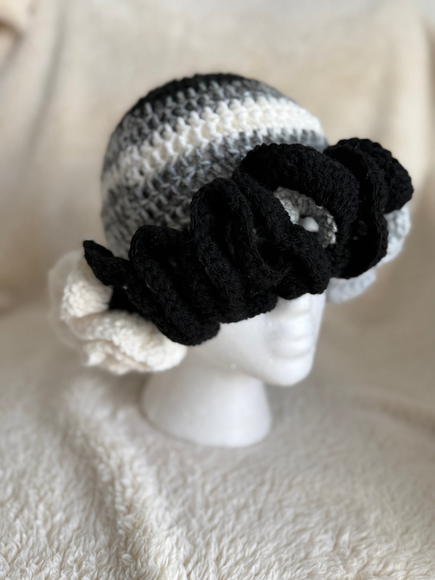 Black/gray/white ombré Ruffle beanie